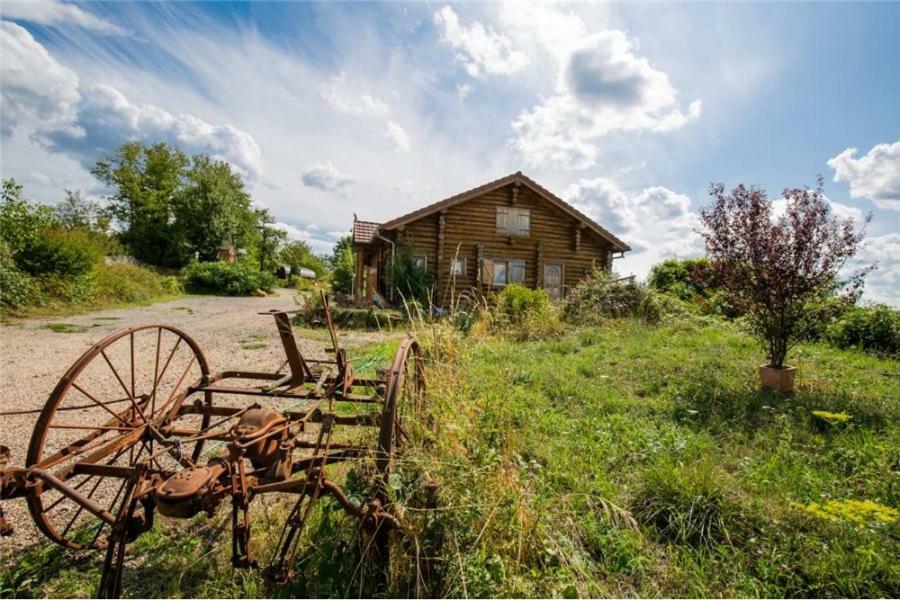 Berviller-en-Moselle Le Chalet Du Chemin Et Sa Roulotte מראה חיצוני תמונה